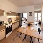 New Town - Apple Apartamento