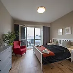 New Town - Apple Apartamento