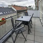 New Town - Apple Apartamento