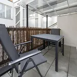 New Town - Apple Apartamento