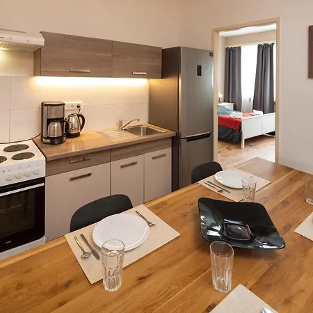 New Town - Apple Apartamento *
