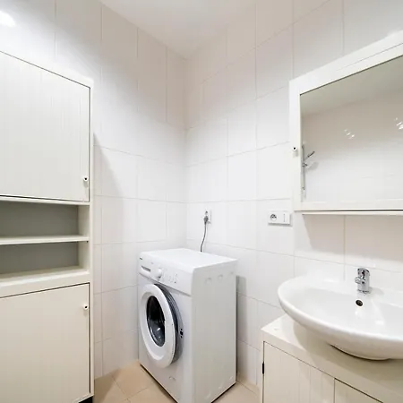 New Town - Apple Apartamento *
